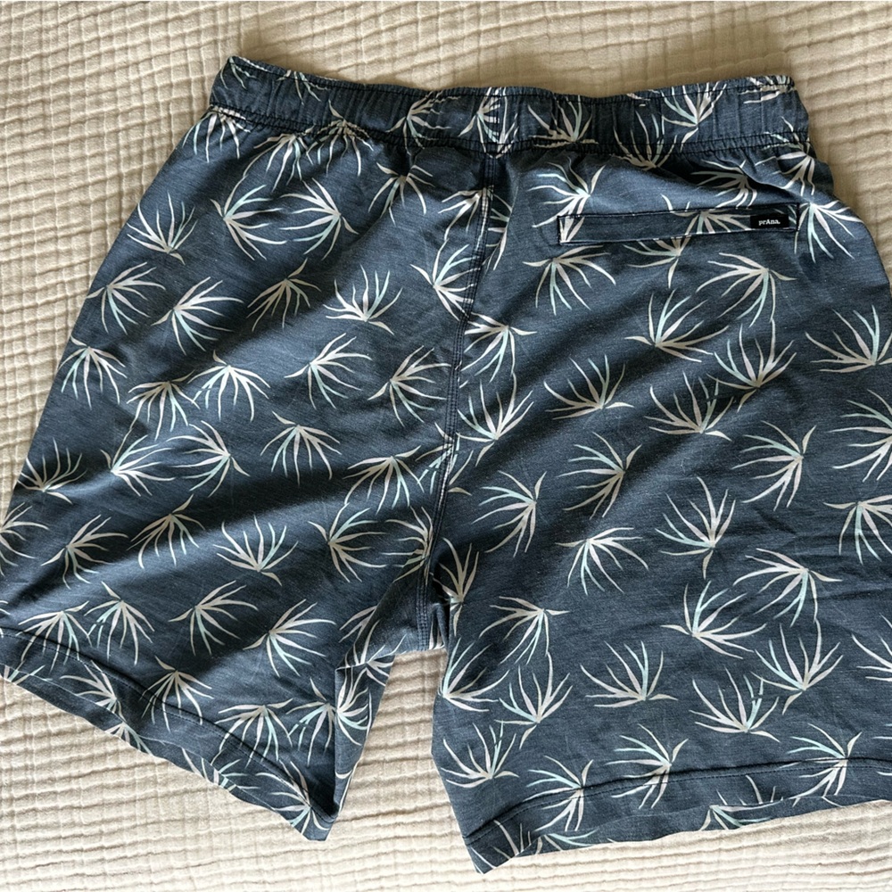 Prana Gray Leaf Pattern Shorts